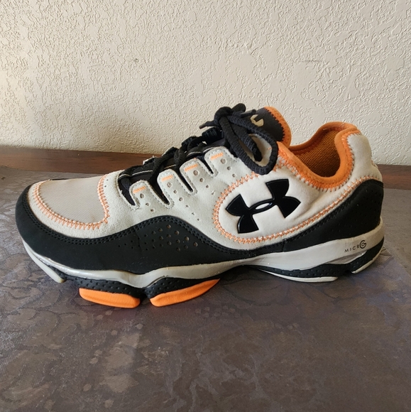 Under Armour - Micro G Defend - Aluminum / Vivid Black Men's Size 8.5 - Picture 4 of 10